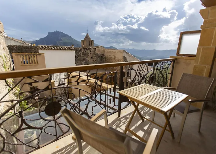 Hotel Poeta Jorge Manrique