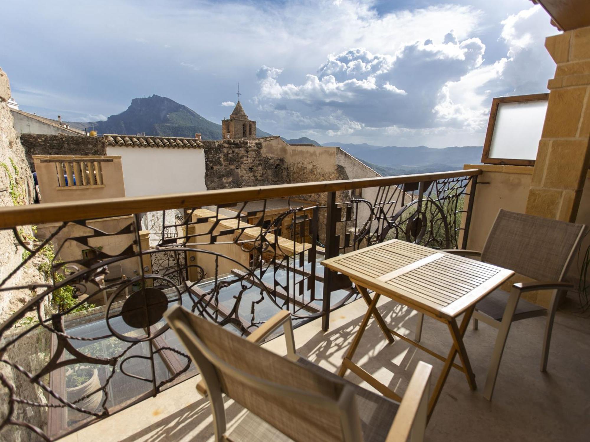 Hotel Poeta Jorge Manrique
